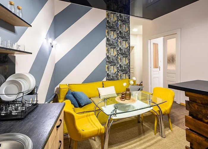 Avangard Park іі Apartamento Leópolis